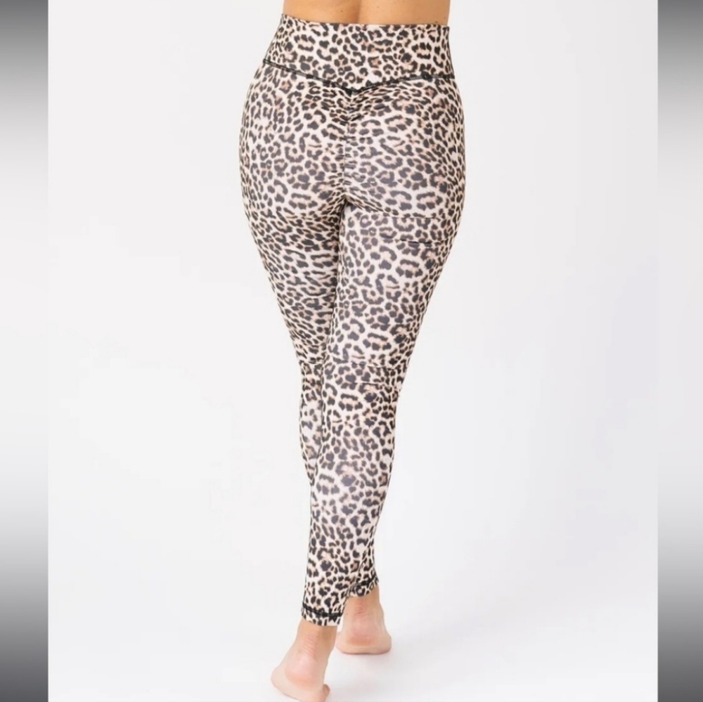 ZYIA Active Leopard Brilliant Srunchy High Rise 7/8 Size 12